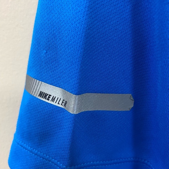NIKE MEN'S DRI-FIT MILER UV REFLECTIVE RUNNING CREW NECK TOP SHIRT SIZE M - Picture 4 of 7